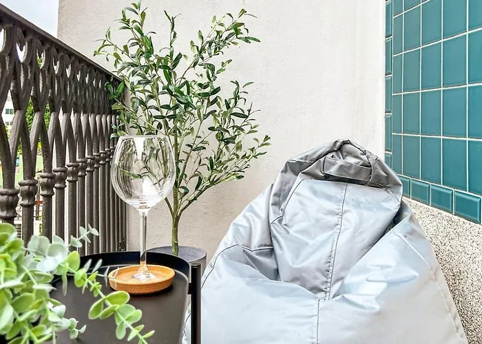 Stunning Flat & Building On The Artsy Street Apartman