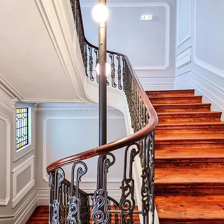 Stunning Flat & Building On The Artsy Street * Oporto