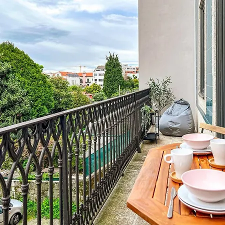Apartment Stunning Flat & Building On The Artsy Street Porto