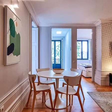 Stunning Flat & Building On The Artsy Street