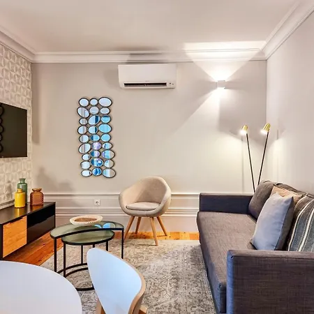 Stunning Flat & Building On The Artsy Street *