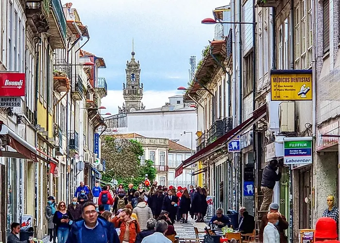 Stunning Flat & Building On The Artsy Street *